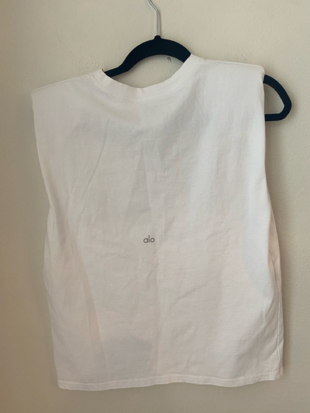 Alo Yoga Headliner Shoulder Pad Sleeveless Tee White XS Cotton Muscle Tank - Picture 5 of 7